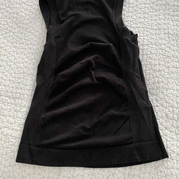 Bundle of three Athleta sleeveless tops - Picture 7 of 11